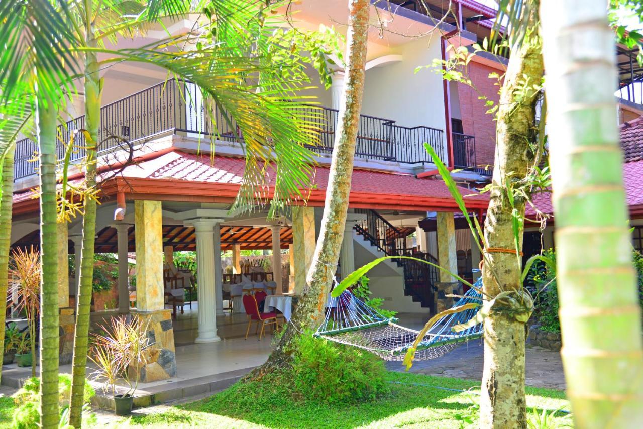 Little Villa Hotel Wadduwa Eksteriør billede